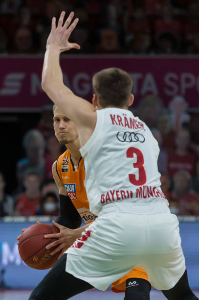 坚实基础 坚实基础