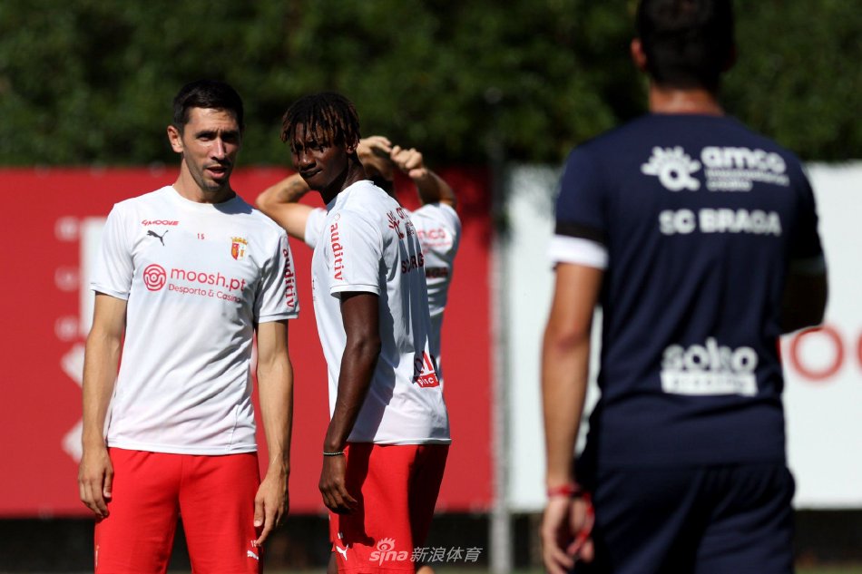 为球队在英 为球队在英